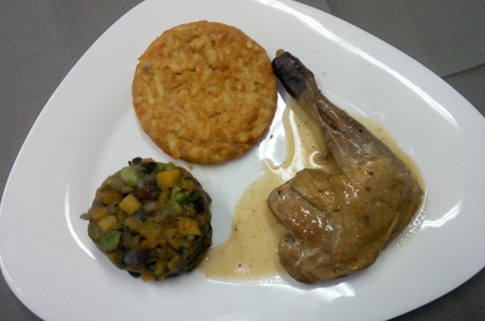 Cuisse de pintade braisée sauce forestière ou figue