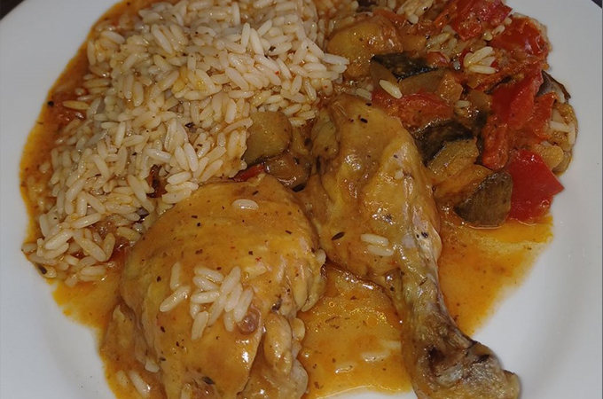 Poulet basquaise avec cuisse de poulet de Janzé (riz et ratatouilles)
