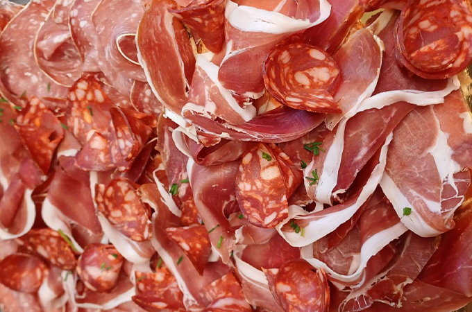 Assortiment de charcuterie sèche (Jambon de Bayonne, chorizo, cofiolino)