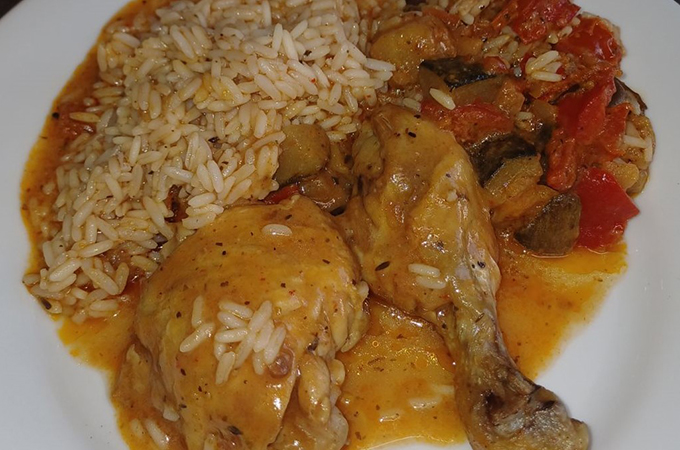 Filet de poulet basquaise (Riz et ratatouille)